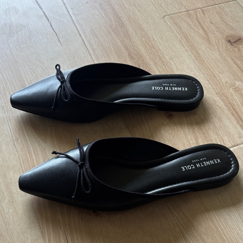 Kenneth Cole Black Pointed Bow Mule Flats - Picture 5 of 5